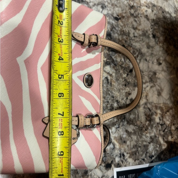Small coach pink zebra purse - Picture 4 of 9